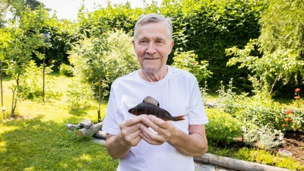 Leutoa lotinaa luvassa! Ahvenprofessori Matti Paasonen antaa Seiskalle kuuluisan sääennustuksensa Matti Paasonen