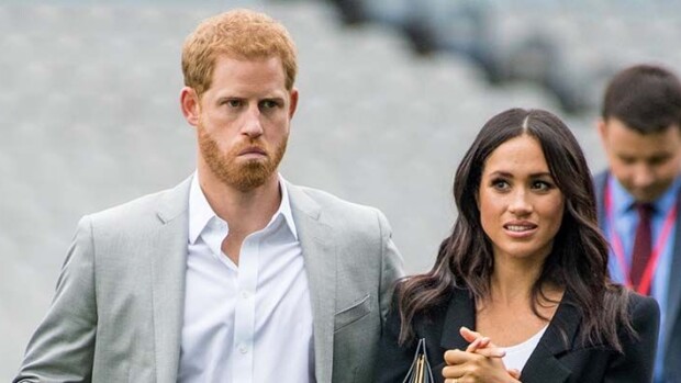 Kirjaväite: Vainoharhainen Meghan turmeli prinssi Harryn ja David Beckhamin välit harry, meghan
