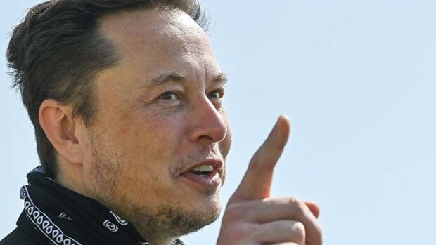 Spermaa nuorille naisille? Elon Muskin 76-vuotiasta isää kosiskellaan spermanluovuttajaksi - lisääntyi tytärpuolensa kanssa ELON MUSK