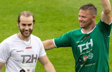 Pientä poikaa odotti pettymys hyväntekeväisyysottelussa Tampereella - näin jo etukäteen kohauttanut tapahtuma oikeasti meni