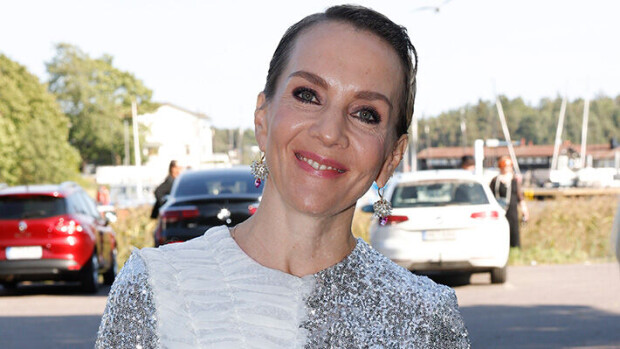 Maria Veitola siirtyi Punavuoresta maalaismaisemaan, poseeraa nyt alasti ja onnellisena: 'Tätä lisää' Maria Veitola