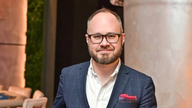 Viikon Kääk-juorut: Tuomas Enbusken terassitihrustelu kummastutti Tuomas Enbuske