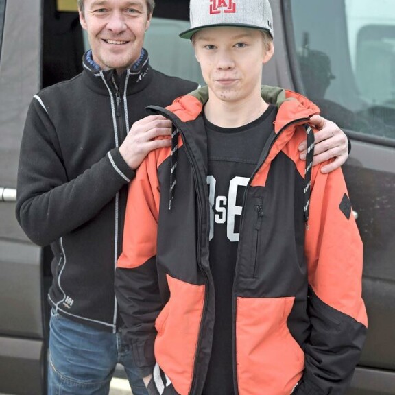 Kalle seuraa rallimaailmasta kuulun isänsä Harri Rovanperän jalanjälkiä ja on jo kovaa vauhtia menossa ohikin. Kuva on kuuden vuoden takaa. Kalle seuraa rallimaailmasta kuulun isänsä Harri Rovanperän jalanjälkiä ja on jo kovaa vauhtia menossa ohikin. Kuva on kuuden vuoden takaa.