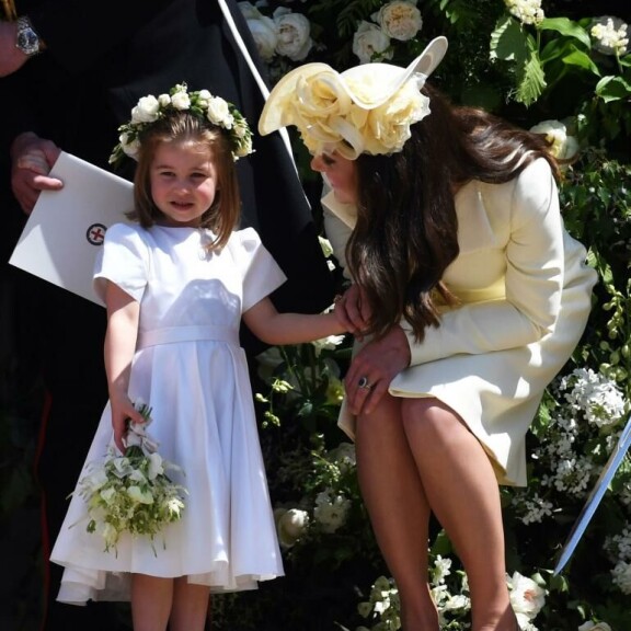 Prinsessa Charlotte juhli setänsä häissä ilman sukkahousuja - mitä ilmeisimmin morsiamen päätöksen vuoksi. cHARLOTTE