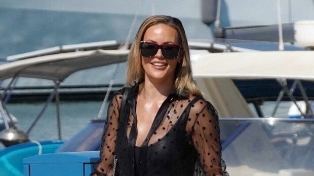 Häkellyttikö Martina Aitolehden synttärityyli jopa tarjoilijan – paljonkertova kuva! Martina Aitolehti