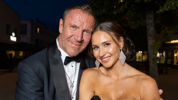 Nyt se tapahtuu - Johanna ja Renny Harlin suuntasivat synnytysosastolle, koira hoitoon ja yllättävät asiat mukaan Renny ja Johanna