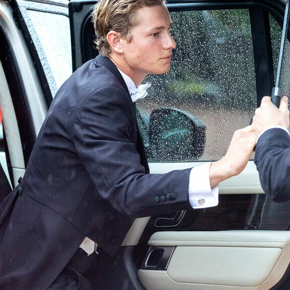 Prinsessan ja opiskelija Magnuksen suhde paljastui, kun mies saapui kuningasperheen viralliseen tilaisuuteen. Magnus Heien Haustad