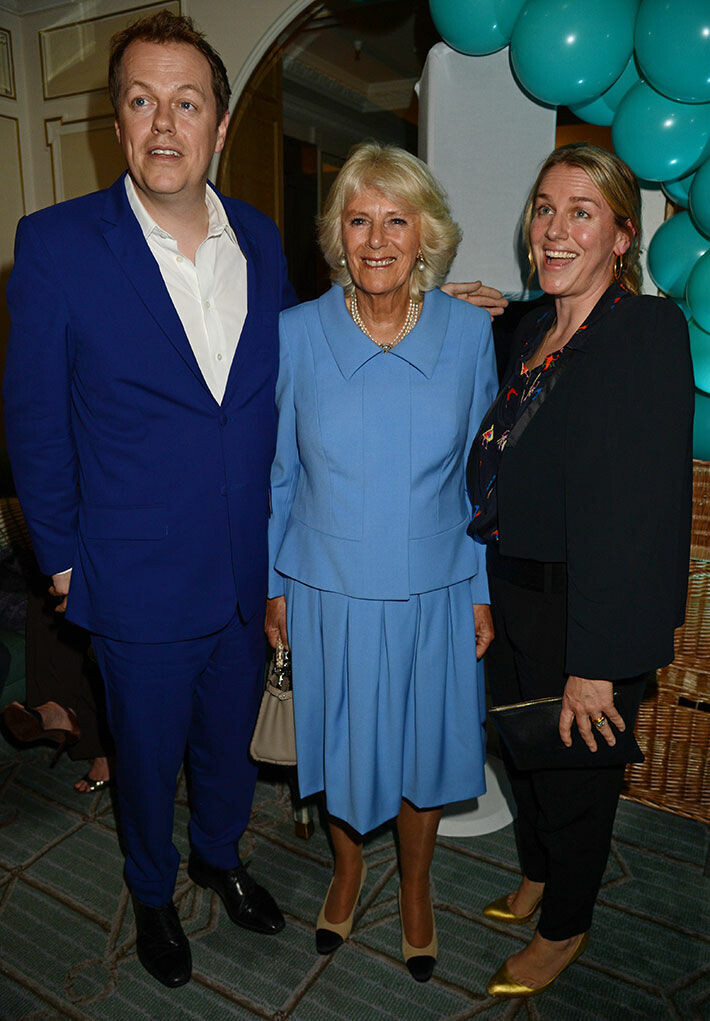Tom Parker-Bowles, Cornwallin herttuatar Camilla ja Laura Lopes