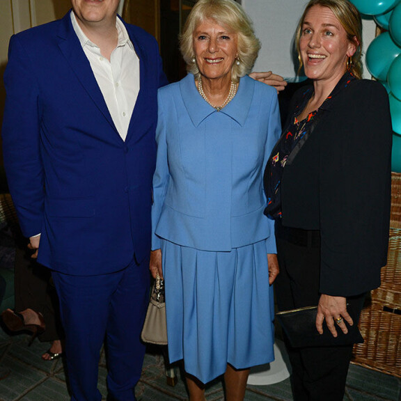 Camillan Tom-poika tekee uraa ruokakriitikkona ja -kirjailijana. Tytär Laura työskentelee taidekuraattorina. Tom Parker-Bowles, Cornwallin herttuatar Camilla ja Laura Lopes
