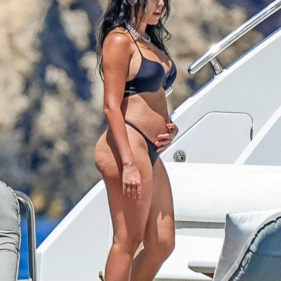 Cristiano Ronaldo ökyili Ibizan auringon alla – Georgina-rakas pikkubikineissä huvijahdilla Georgina Rodrigez