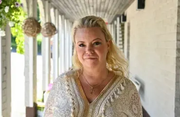 Shokkipaljastus Johanna Tukiaisesta: pahoinpiteli äitiään ja kärysi huumeista