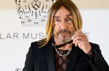 Rokkareiden oudot kuviot Seinäjoen Vauhtiajoissa: Iggy Pop vitsaili haluavansa kääpiöitä – lopputulos yllätti