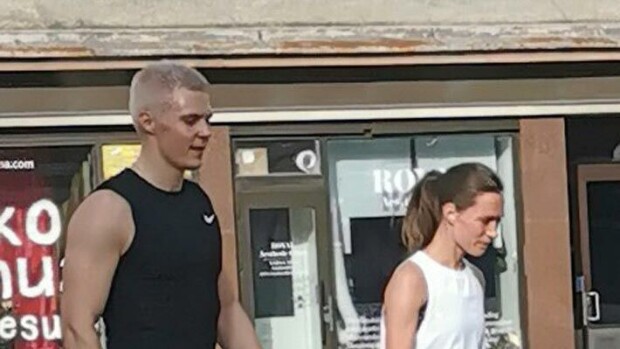 Mitä ihmettä? Sanna Marin ja Elias Kaskinen lenkkeilivät yhdessä - harvinainen kuva Elias Kaskinen ja Sanna Marin