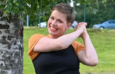 Tangokuningatar Heta Halosen yllätystausta: levytti rankan rakkaussinkun salanimellä Los Angelesissa – harrastaa neulomista