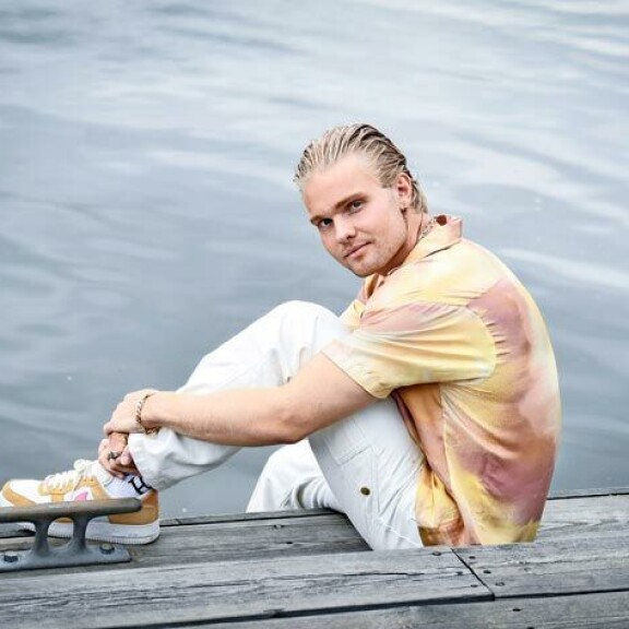 Benjamin nousi kuuluisuuteen Instagramista. 10 vuotta sitten ihmeteltiin, kun tavallisella suomalaisteinillä oli yli 10 000 seuraajaa. Nykyään seuraajia on vajaat 280 000. Benjamin nousi kuuluisuuteen Instagramista. 10 vuotta sitten ihmeteltiin, kun tavallisella suomalaisteinillä oli yli 10 000 seuraajaa. Nykyään seuraajia on vajaat 280 000.