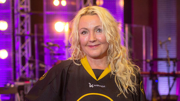 Mari Perankoski juhlii avonaisessa kaula-aukossa baaritiskillä ja kylvyssä: 'Lomille lomps' - kuvat Mari Perankoski