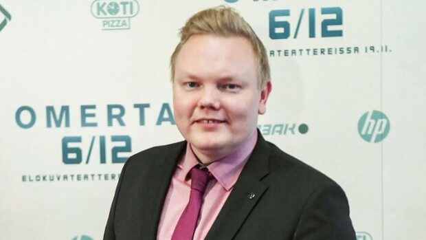 Keväällä eronnut ministeri Antti Kurvinen halaili blondia Provinssissa: ”Olivat läheisissä tunnelmissa” – kuva! Antti Kurvinen