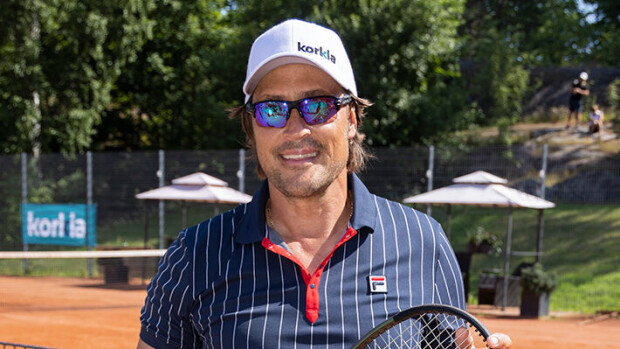 Teemu Selänne kohtasi Veera-tyttärensä kanssa yllättävän henkilön tenniskentällä: 'On kunnia...' Teemu Selänne