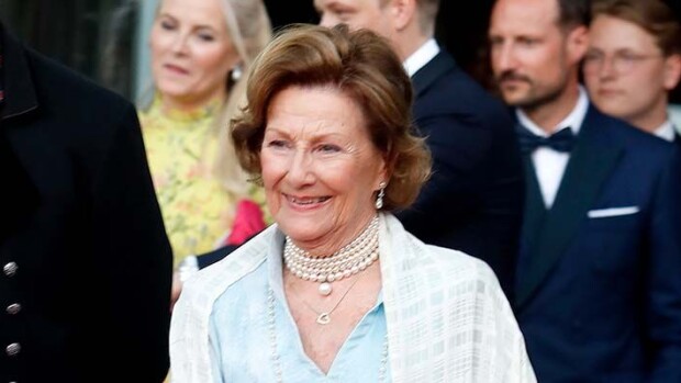 Norjan kuningatar Sonja täytti 85 vuotta - hovi julkaisi upeita kuvia kuningatar Sonja