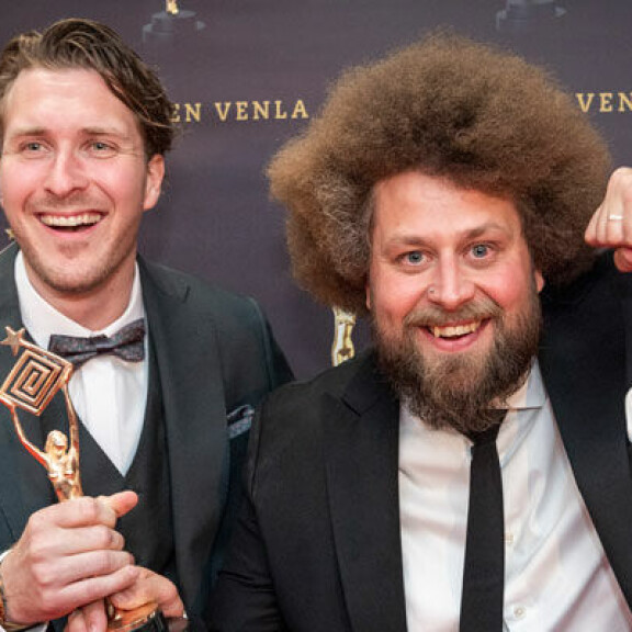 Viki ja Köpi ovat voittaneet useita Kultaisia Venloja viime vuosina Naurumaraton-ohjelmastaan. Viki ja Köpi ovat voittaneet useita Kultaisia Venloja viime vuosina Naurumaraton-ohjelmastaan.
