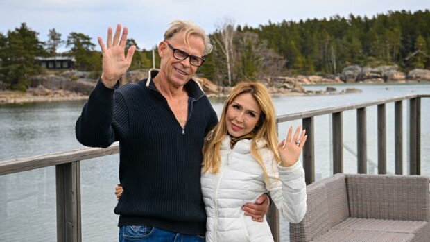 Turun seudun suurin laituri! Tällainen on Topi Sukarin massiivinen kesätukikohta Kustavissa Topi ja Nadja Sukari