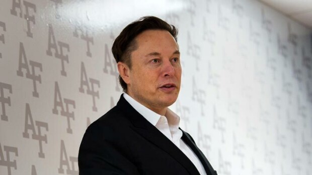 Elon Musk nappasi maailman rikkaimman ihmisen tittelin – varallisuus vastaa suomalaistaviksen viiden miljoonan vuoden tuloja Elon Musk