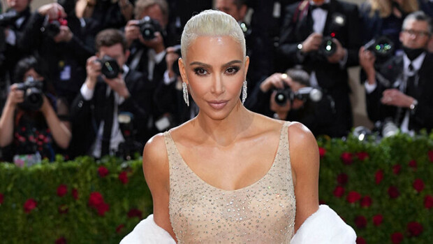 Kim Kardashian ihonhoitobrändi haastettiin oikeuteen – syytetään tavaramerkkirikkomuksesta Kim Kardashian