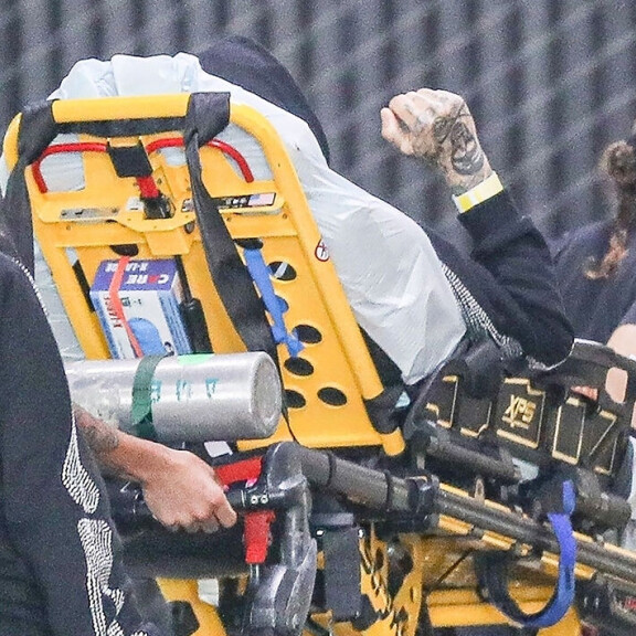 Travisin kunto on herättänyt huolta. Travis Barker