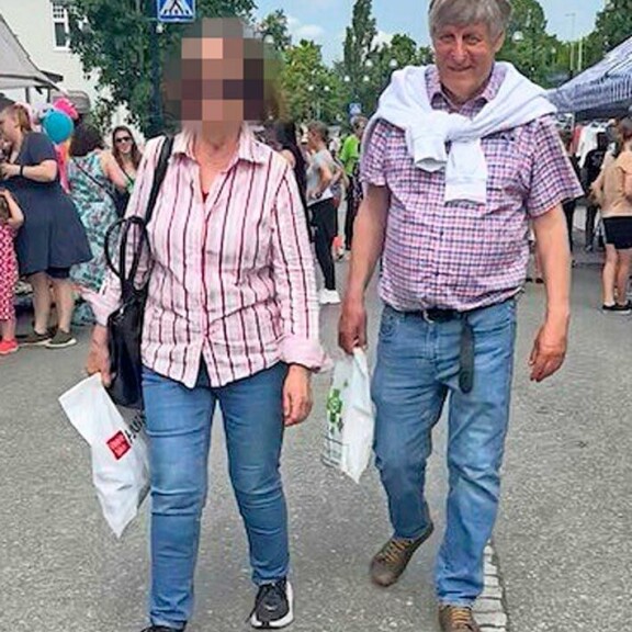 Viikon Kääk-juorut: Susanna Laine syynäsi vaatetarjontaa – Petri Nygård makutuomarina Juhani Merimaa