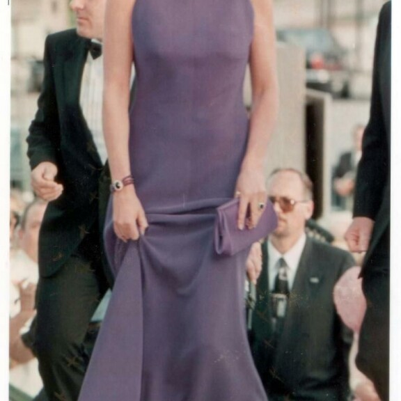 Diana suosi kansainvälisten muotisuunnittelijoiden luomuksia ja korkokenkiä eronsa jälkeen. prinsessa Diana