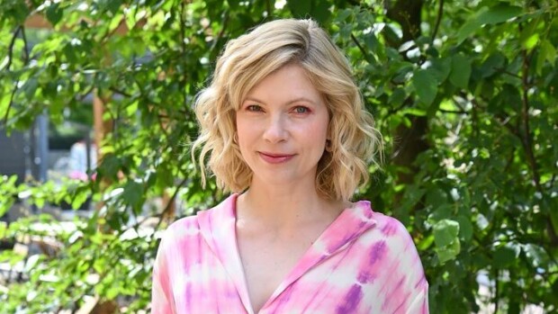 Kaverit vitsailevat Saara Kotkaniemen yliherkkyydelle: ”Joku kysyi, onko minulla apinarokko” Saara Kotkaniemi
