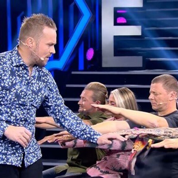 Sami esitteli hypnoosin maailmaa viime vuonna Posse-ohjelmassa. Sami esitteli hypnoosin maailmaa viime vuonna Posse-ohjelmassa.