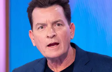 Charlie Sheenin täysi-ikäistynyt tytär perusti Onlyfans-tilin - isä jyrähtää: "Ei minun kattoni alla!"