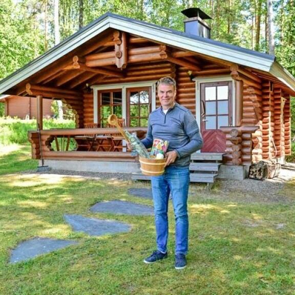 Raipen juhannus kuluu mökillään Pirkanmaalla. Kaupungissa hän ei ole viettänyt keskikesän juhlaa 40 vuoteen. Raipen juhannus kuluu mökillään Pirkanmaalla. Kaupungissa hän ei ole viettänyt keskikesän juhlaa 40 vuoteen.