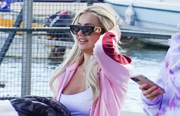 Kuka on tämä mysteerimies? Sonja Aiello pomppi villisti, kun lihaskimppu tarjoili kohublondille kunnon kyydit - paparazzikuvat!