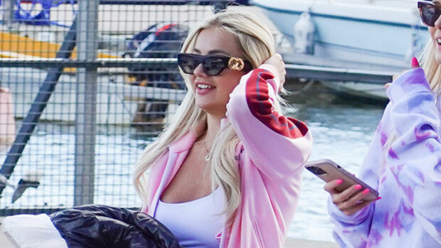 Kuka on tämä mysteerimies? Sonja Aiello pomppi villisti, kun lihaskimppu tarjoili kohublondille kunnon kyydit - paparazzikuvat! Sonja Aiello