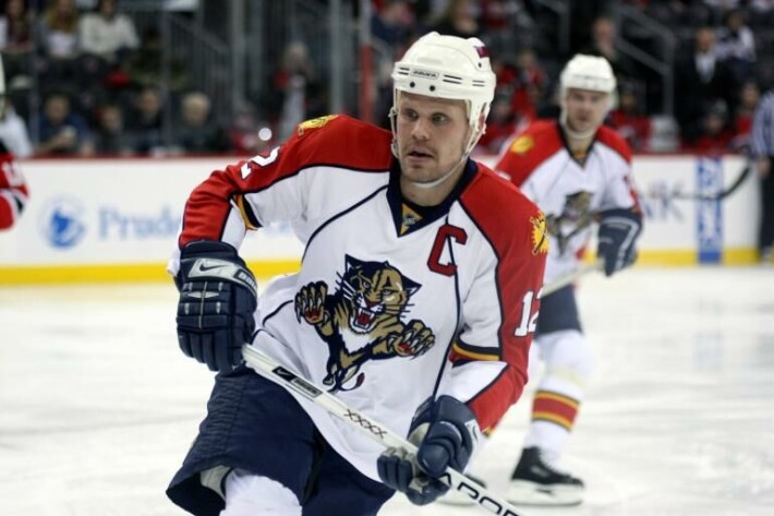 Olli Jokinen kuuluu Florida Panthersin seurahistorian suuruuksien joukkoon. Kuva vuodelta 2007, kun Mike Keenan oli jo saanut potkut seurasta. Olli Jokinen kuuluu Florida Panthersin seurahistorian suuruuksien joukkoon. Kuva vuodelta 2007, kun Mike Keenan oli jo saanut potkut seurasta.