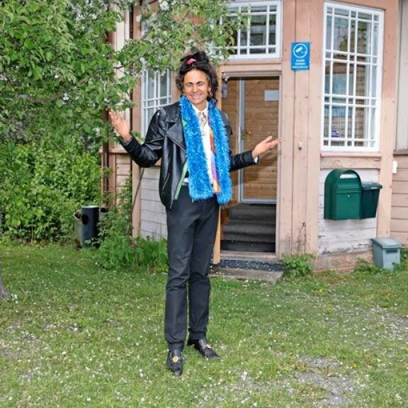 – Seurustelukumppanikseni kelpaa mies tai nainen. Katson ihmisessä persoonaa, en sukupuolta. – Seurustelukumppanikseni kelpaa mies tai nainen. Katson ihmisessä persoonaa, en sukupuolta.