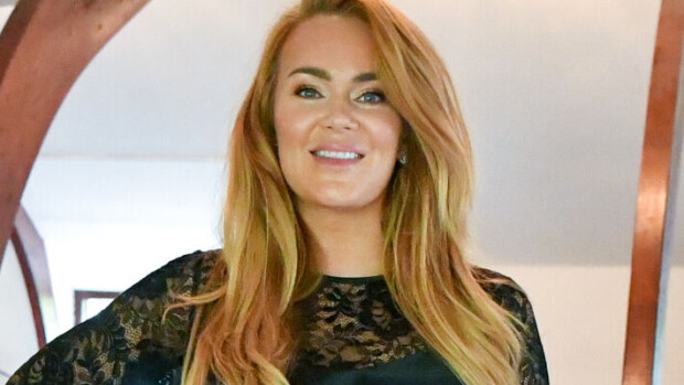 Rosanna Kulju paljasti painonsa ja pituutensa - avautuu pahasta olostaan ulkomaanmatkalla: 'Haavat revittiin auki' Rosanna Kulju