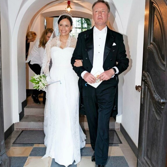 Prinssi Gustav ja Carina-rakas pääsivät vihdoinkin naimisiin – 19 vuotta yhdessä Prinssi Gustav