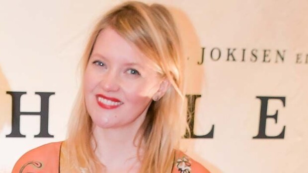 Ex-malli Pipsa Hurmerinta, 43, turvautui pistoshoitoon - jakoi rehellisen kuvan lopputuloksesta: 'Raskauden tuomat jäljet näkyy' pipsa hurmerinta