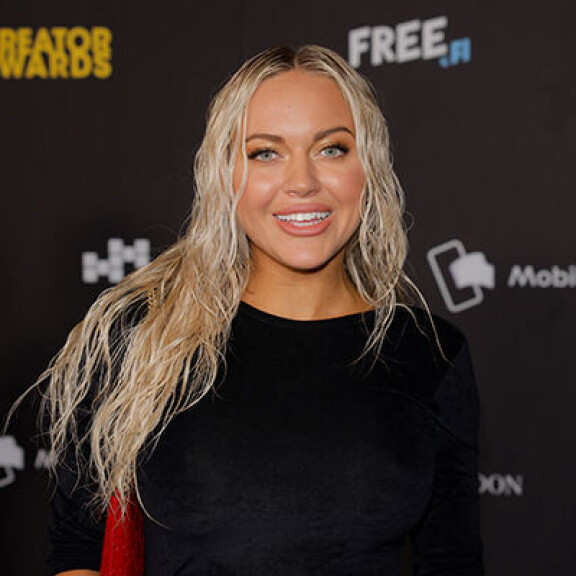 Erna vastasi Creator Awards -gaalassa tyhjentävästi Seiskan toimittajan kysymykseen naisen rakkauselämästä. - Siihen ei kuulu yhtään mitään, hän sanoi napakasti. Erna Husko