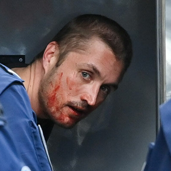 Seiska sai verisestä Stefusta hätkähdyttäviä kuvia, kun tämä oli raivonnut asunnollaan toukokuussa. Stefu