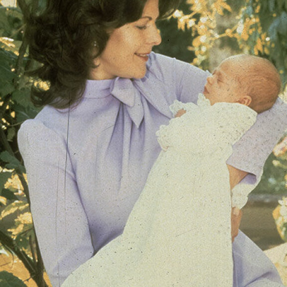 40 yllättävää faktaa! Madeleine yritettiin naittaa prinssille jo teininä Ruotsin kuningatar Silvia ja prinsessa Madeleine