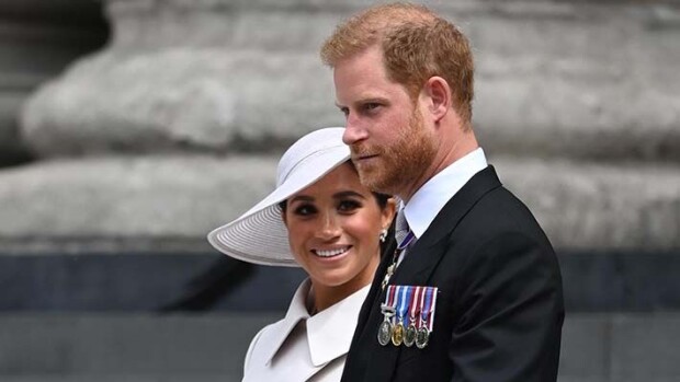 Kesän odotetuin kuva julki! Tältä näyttää Harryn ja Meghanin tytär Lilibet - söpö taapero synttäripiknikillä Englannissa Sussexin herttuapari Harry ja Meghan