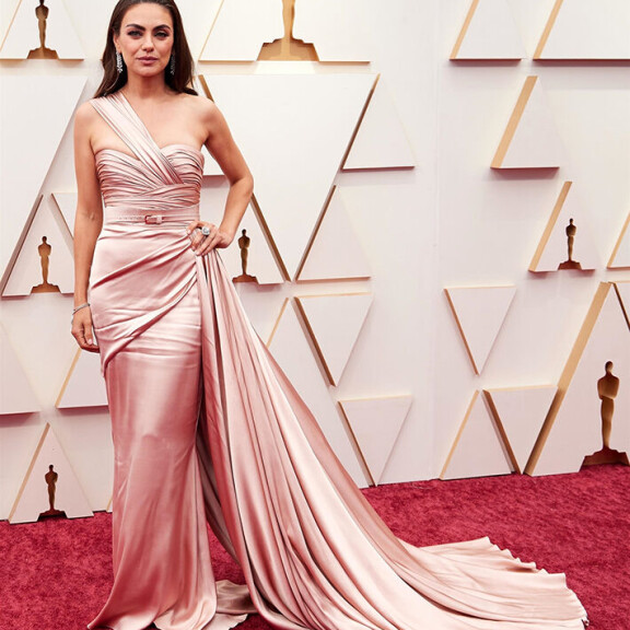 Vau! Ilona Siekkinen muistuttaa erästä tunnettua Hollywood-tähteä – huomaatko yhdennäköisyyden? Mila Kunis
