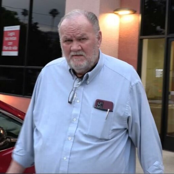 Thomas Markle suivaantui Meghanille välien jäädyttämisestä. Toukokuun lopussa Thomas terveys romahti ja hän joutui sairaalaan. Thomas Markle