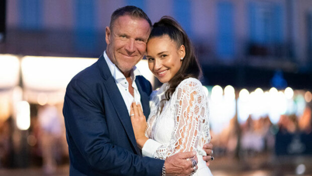 Tältä esikoistaan odottava Johanna Harlin näyttää nyt - vauva syntyy heinäkuussa Renny ja Johanna Harlin