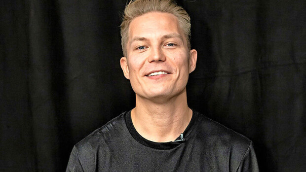 Mitä ihmettä? Levy-yhtiö julkaisi Youtubessa Cheekin uuden kappaleen - englanninkielinen biisi hämmentää Cheek