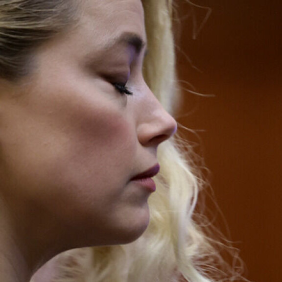 Kun oikeustaistelu eteni, suuri yleisö alkoi kääntyä Amber Heardia vastaan Amber Heard